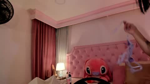 Vale Toro  online show from 01.19.25