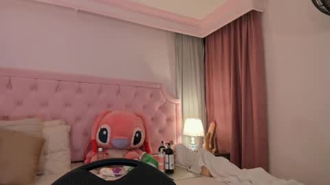 Vale Toro  online show from 02.14.25