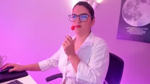 Snapshot of valenvega_ chatting on 02.01.26 VALEN VEGA online show from 02.01.26