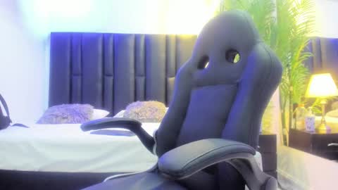 valeri_tafur online show from 11.27.25