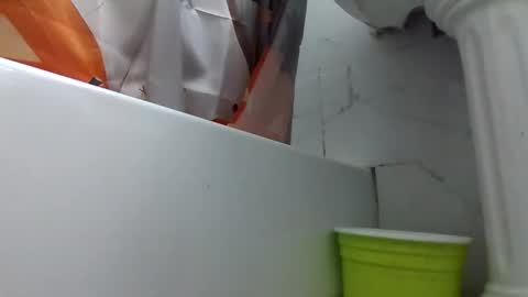 Snapshot of valeria06 chatting on 10.27.25 Valeria online show from 10.27.25