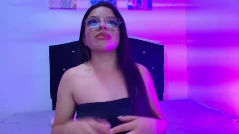 Snapshot of valeria__lux chatting on 05.21.26 Valeria online show from 05.21.26