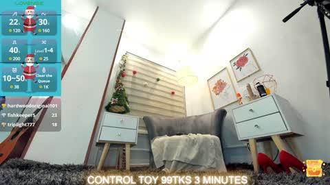 Snapshot of valeriaa_soler chatting on 12.19.24 Valeria online show from 12.19.24