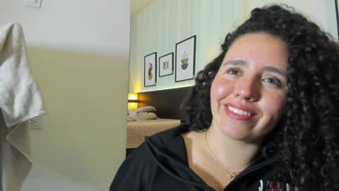 Snapshot of valeriaa_soler chatting on 01.22.25 Valeria online show from 01.22.25