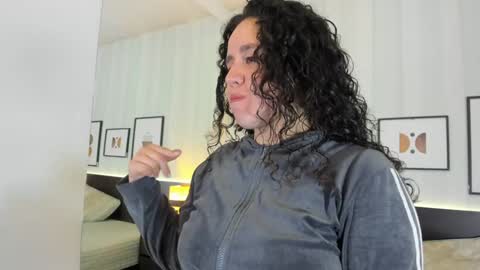 Snapshot of valeriaa_soler chatting on 01.30.25 Valeria online show from 01.30.25