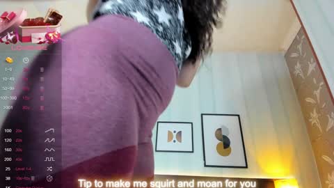 Snapshot of valeriaa_soler chatting on 02.05.25 Valeria online show from 02.05.25