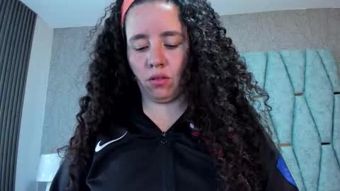 Snapshot of valeriaa_soler chatting on 09.16.25 Valeria online show from 09.16.25