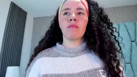 Snapshot of valeriaa_soler chatting on 09.18.25 Valeria online show from 09.18.25