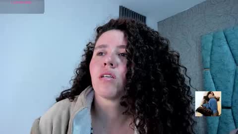 Snapshot of valeriaa_soler chatting on 10.11.25 Valeria online show from 10.11.25