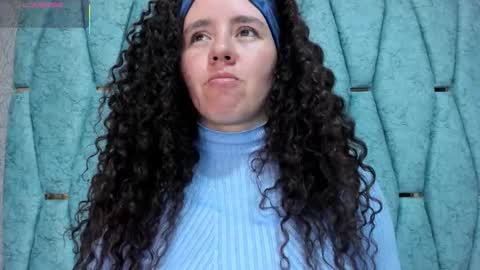 Snapshot of valeriaa_soler chatting on 10.12.25 Valeria online show from 10.12.25