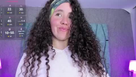 Snapshot of valeriaa_soler chatting on 10.21.25 Valeria online show from 10.21.25