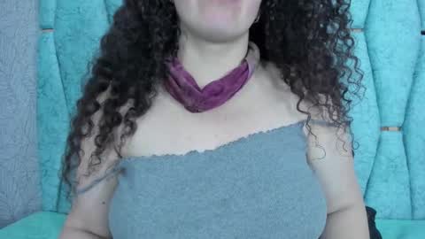 Snapshot of valeriaa_soler chatting on 10.25.25 Valeria online show from 10.25.25