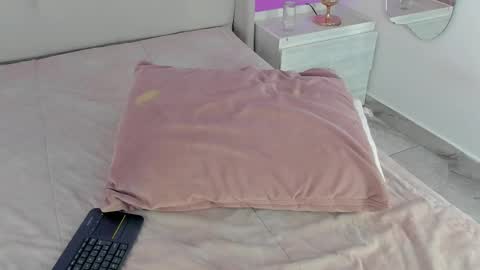 Valeria online show from 12.18.25