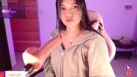 Snapshot of valeribell1 chatting on 02.01.26 Valeri online show from 02.01.26