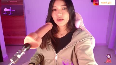 Snapshot of valeribell1 chatting on 02.12.26 Valeri online show from 02.12.26