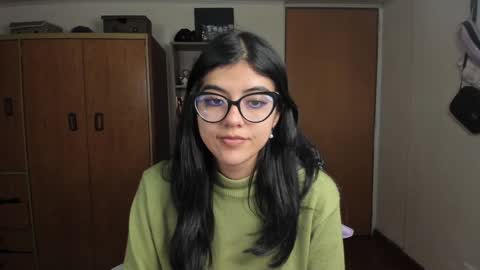 Snapshot of valerie__sky chatting on 12.18.24 Val online show from 12.18.24