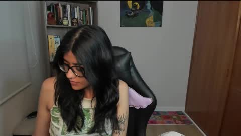 Snapshot of valerie__sky chatting on 02.10.26 Val online show from 02.10.26