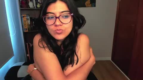 Snapshot of valerie__sky chatting on 07.17.26 Val online show from 07.17.26