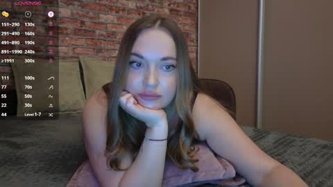 Snapshot of valerie_kiss chatting on 04.19.26 Valerie online show from 04.19.26