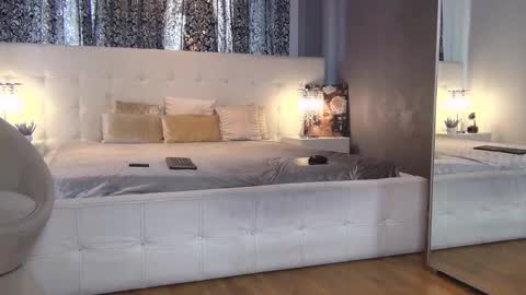 Valerie online show from 02.25.26