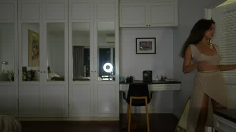 Valerie online show from 10.16.25