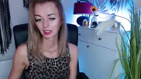 Snapshot of valerieluvsugar chatting on 12.03.24 Valerie online show from 12.03.24