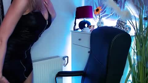 Snapshot of valerieluvsugar chatting on 02.20.25 Valerie online show from 02.20.25