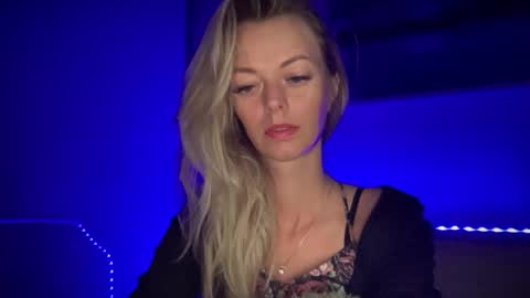 Snapshot of valerieluvsugar chatting on 09.11.25 Valerie online show from 09.11.25