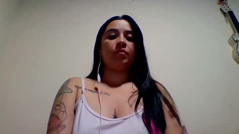 Snapshot of valeriesaenz1 chatting on 02.23.25 online show from 02.23.25
