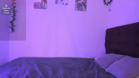 Snapshot of valerigh_ chatting on 12.16.25 VALERI online show from 12.16.25