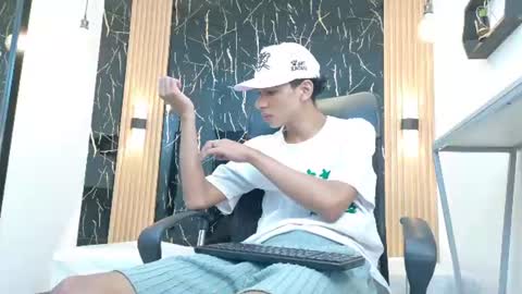 Snapshot of valerihot_1 chatting on 06.15.26 VALERIO online show from 06.15.26