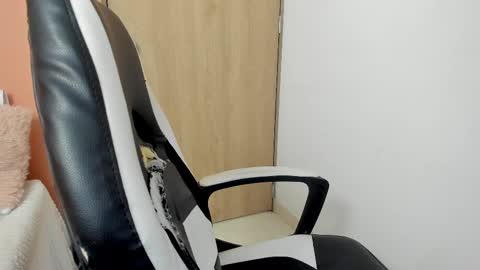 Juli C online show from 02.15.25