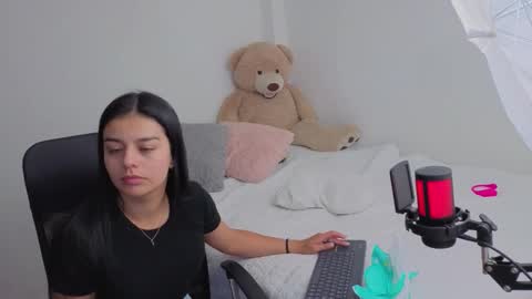 Juli C online show from 02.06.26