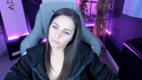 Valerie online show from 10.15.25