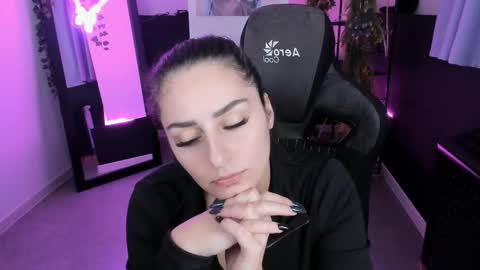 Valerie online show from 11.08.25