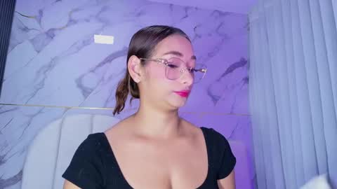 Snapshot of valery_97 chatting on 05.27.26 Valeryn online show from 05.27.26