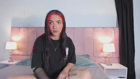 Snapshot of valery__gv chatting on 10.17.25 valery__gv online show from 10.17.25