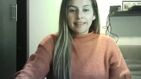 Snapshot of valery__rouse_ chatting on 04.26.26 Valery online show from 04.26.26