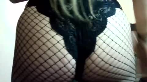 Snapshot of valery__rouse_ chatting on 06.23.26 Valery online show from 06.23.26