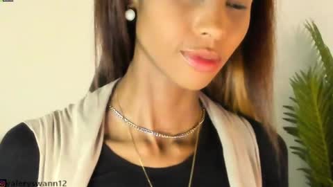 Snapshot of valery_swan1 chatting on 12.20.24 Valery swan1 online show from 12.20.24