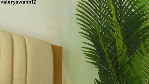 Snapshot of valery_swan1 chatting on 04.10.26 Valery swan1 online show from 04.10.26