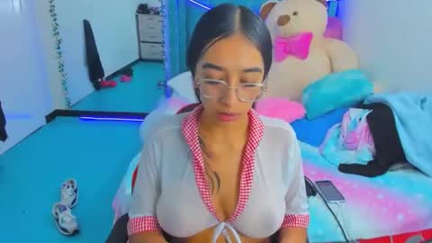 Snapshot of valery_taylor_1 chatting on 04.23.26 valery online show from 04.23.26