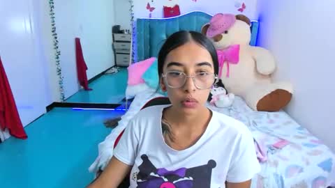 Snapshot of valery_taylor_1 chatting on 05.05.26 valery online show from 05.05.26