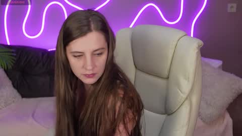 V A L E R Y  M U R online show from 10.12.25