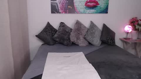 Valery Rivas online show from 09.23.25