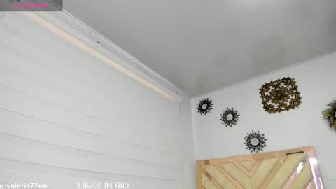 Snapshot of valeryrossee chatting on 03.11.25 VALERIA online show from 03.11.25