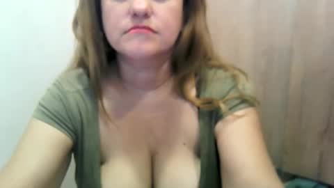 Snapshot of valerysquirtxxx chatting on 04.15.26 VALERY SQUIRT online show from 04.15.26