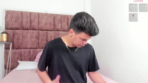 Snapshot of valerystonne_ chatting on 01.25.25 Valery Stonne online show from 01.25.25