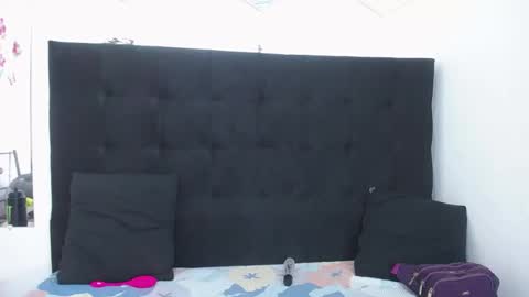 Snapshot of valerythompsonper chatting on 09.13.25 valery online show from 09.13.25