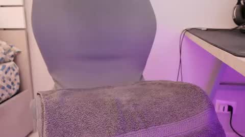 Snapshot of valeryuwu chatting on 07.14.26 tinyfemboy online show from 07.14.26